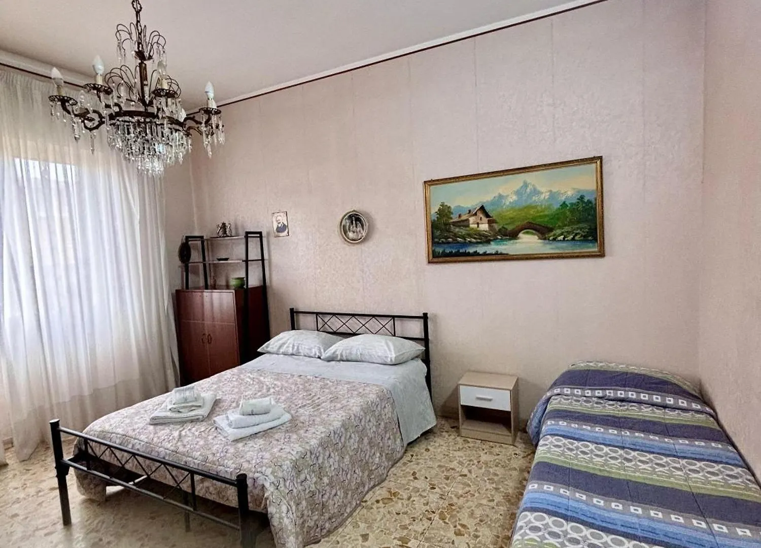 Pensjonat Room In Bb - Lg Giarre Apartment In Italy Włochy